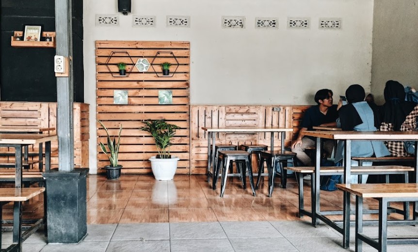 Nyusu Doeloe, 1. Ngopi Doeloe, 2. Orchid Bakery and Resto, 3. Selaz Cafe, 4. Ngopi Bung, 5. Kedai Kopi Roemah 151, 6. Warung Si Hitam – D’Rumahibu Cafe &amp; Resto, 7. Bukan Cafe dan Resto, 8. Nyusu Doeloe, 9. Toga Peak Cafe, 10. Balad Coffee (Tutup), 11. Giggle box Cafe and Resto, 12. Cafe Sumantri, 13. Plumeria Cafe &amp; Creative Space, 14. Plumeria House, 15. Kedai Wake Up, 16. Banyu Biru Cafe, 17. Manualism Coffee, 18. Ex Drink Me (Tutup), 19. Wasabi Sushi &amp; Ramen Jatinangor, 20. Spot Cafe Carwash and Barbershop (Tutup), 21. Saung Alam Flora, 22. Amala Coffee, 23. Sawala Space &amp; Café, 24. Past Story, 25. LIMASAN’s FINEST – CAFE, 26. Katenjo Chill Space &amp; Coffee Bar, 27. Kopi Brontak, 28. Hej House, 29. Athenary Coffee, 30. Kedai Kopi Kharikov Sumedang, 31. Amore Cafe, 32. Milda’s House Cafe, 33. Cafe Saga, 34. Eilaji Coffee, 35. Sarvara Coffee &amp; Chill space, 36. Cheko Cafe Resto (Tutup), 37. Appa Cafe