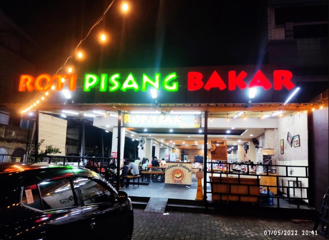ROPISBAK Roti Pisang Bakar Ghifari Amri Hidayat