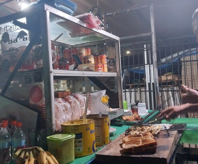Roti Bakar Waras Andy Rega Pratama