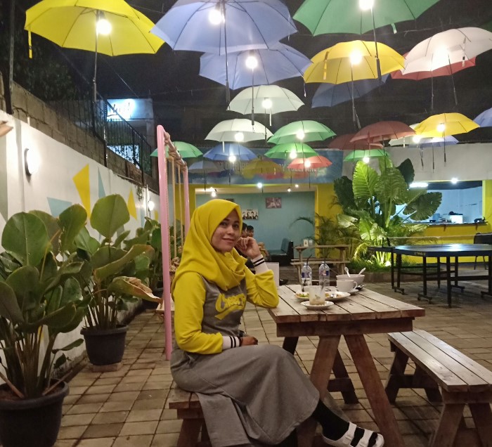 SPOT Cafe Carwash &amp; Barbershop Alita Puspita, 1. Ngopi Doeloe, 2. Orchid Bakery and Resto, 3. Selaz Cafe, 4. Ngopi Bung, 5. Kedai Kopi Roemah 151, 6. Warung Si Hitam – D’Rumahibu Cafe &amp; Resto, 7. Bukan Cafe dan Resto, 8. Nyusu Doeloe, 9. Toga Peak Cafe, 10. Balad Coffee (Tutup), 11. Giggle box Cafe and Resto, 12. Cafe Sumantri, 13. Plumeria Cafe &amp; Creative Space, 14. Plumeria House, 15. Kedai Wake Up, 16. Banyu Biru Cafe, 17. Manualism Coffee, 18. Ex Drink Me (Tutup), 19. Wasabi Sushi &amp; Ramen Jatinangor, 20. Spot Cafe Carwash and Barbershop (Tutup), 21. Saung Alam Flora, 22. Amala Coffee, 23. Sawala Space &amp; Café, 24. Past Story, 25. LIMASAN’s FINEST – CAFE, 26. Katenjo Chill Space &amp; Coffee Bar, 27. Kopi Brontak, 28. Hej House, 29. Athenary Coffee, 30. Kedai Kopi Kharikov Sumedang, 31. Amore Cafe, 32. Milda’s House Cafe, 33. Cafe Saga, 34. Eilaji Coffee, 35. Sarvara Coffee &amp; Chill space, 36. Cheko Cafe Resto (Tutup), 37. Appa Cafe