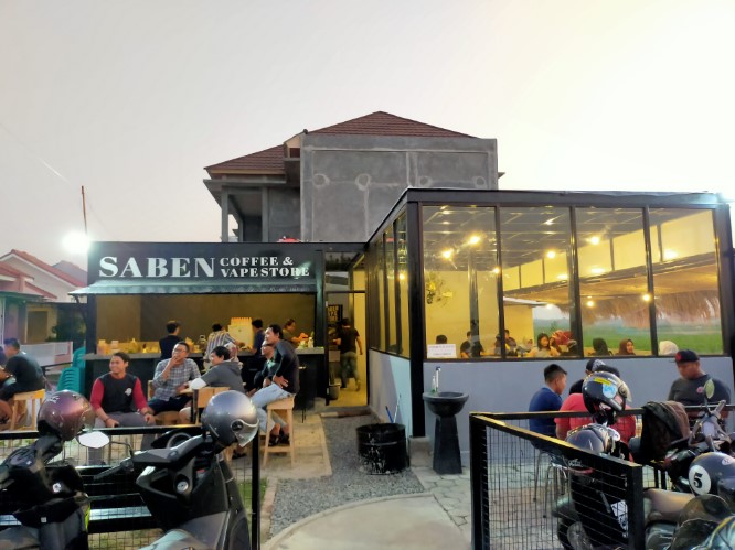 Saben Coffee Shop & Eatery Ridwan Tri Kurniawan, 1. Suka Rasa Resto, 2. Kuno Kini, 3. Cafe Coffee Break and Resto, 4. Sakala Cafe (Tutup), 5. One Eleven Caffeine Dealer, 6. Warung Dhuwur, 7. It’s Milk, 8. Kedai Tower, 9. Carlo Pizza and Cafe, 10. Babalu Crab, 11. Pelangi Resto & Cafe Purwodadi, 12. Danau Resto Purwodadi, 13. Saben Coffee Shop & Eatery, 14. Wisebean Coffee, 15. DE LAPAN Coffee & Eatery, 16. Twins Coffee & Doty Milk, 17. Cafe Arema, 18. TOSU Coffee, 19. D’Menoel Cafe, 20. Cafenian Coffee Corner, 21. Noctic Coffee, 22. Heritage Coffee, 23. Ruang coffee & sunset, 24. Pusat Kuliner Purwodadi, 25. Cafe & Resto Pring Ndeso, 26. D’Lans Resto, 27. Dejavu Resto & Cafe, 28. Pelangi Resto & Cafe Purwodadi, 29. Black House
