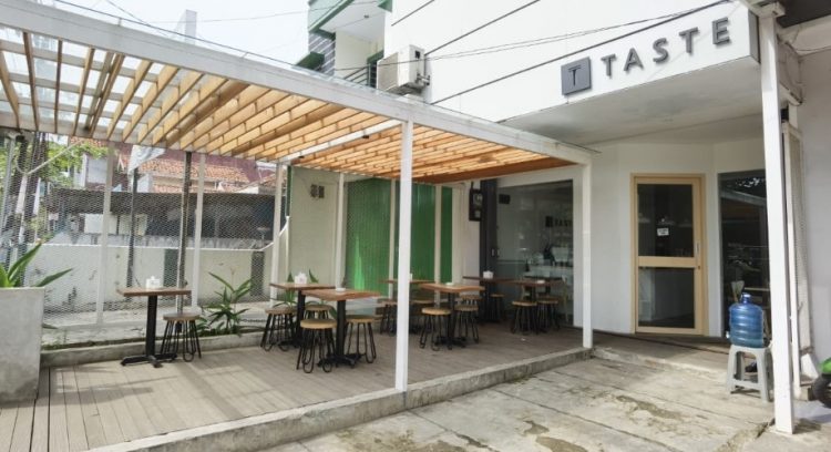 Taste coffee Fire Goddess, 1. Rumah Koffie Mr. Ino, 2. Teringat Kopi, 3. Cannella Cafe, 4. Kopi Janji Jiwa, 5. Teras Kita, 6. Taste Coffee, 7. Ruko Coffee Bean Shop, 8. Halaman Indramayu, 9. LO.LO Coffee & Resto Indramayu, 10. Rannum Space, 11. Dip Cafe, 12. District Cafe, 13. Milk Lova Cafè (Tutup), 14. Kedai DJIROLOE, 15. Cowboy Cafe, 16. Dapur Bunda, 17. Siesan Tea Of Taiwan (outlet), 18. FREETIME CAFE (Tutup), 19. Kali Susu Kafe (Tutup), 20. Cangkir Senja, 21. Cafe Queen, 22. Coffee Land Out Layaly (Tutup), 23. Zon@ Kongkow, 24. D&G Cafe, 25. Coffee Zak, 26. D’plan Resto & Caffe, 27. Kedai Rustic Indramayu