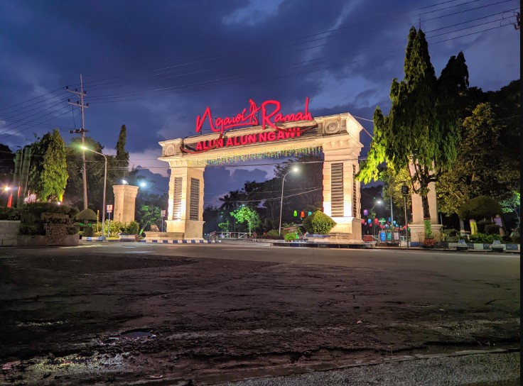 Alun-Alun Kabupaten Ngawi sugenk thole