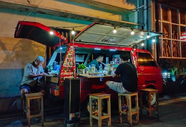 Ayo Ngopi Street Coffee Firman Ares, 1. Double Decker Casual Dining, 2. Bulan Resto, 3. Srawung Omah Kopi, 4. Platino Cafe and Resto, 5. Kopi Nuri, 6. Minarets Classic Coffee, 7. Ayam Goreng Mulyani, 8. Kafedangan Mbah Mandor, 9. Klopo Warung Steak, 10. Heika Kopi Sukoharjo, 11. Anak Panah Kopi Plus Solo Baru, 12. Kopi Kupasan, 13. Kafe ndeso, 14. Garasi Food and Beverage, 15. Dialog Kopi, 16. Omah Tiwul Bunga Ayu, 17. Quinic Coffee Sukoharjo, 18. De sawah, 19. Susu Shi Jack, 20. Kami burger, 21. Ayo Ngopi Street Coffee