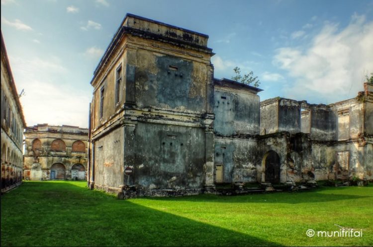 Benteng Pendem Van Den Bosch Munif Rifai