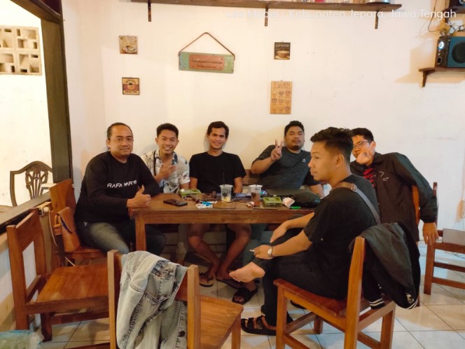 Blackbean Roastery & Coffee House Nakay Gaming, 1. Rolet Cafe, 2. HJNF CAFE BOX, 3. Blackbean Roastery & Coffee House, 4. Kadjine Coffee, 5. de Anglo Food & Coffee Jepara, 6. J & J Coffe And Resto, 7. Tarissa Coffee, 8. Joker Coffee, 9. Djago Reborn, 10. V&A Cafe, 11. Yam yam Resto, 12. Jepara Marina Bar and Restaurant, 13. Maribu Resto, 14. Seaside Villa & Muse Beach Resto, 15. Diana’s Bay Restaurant, 16. Rengkot Buyut Restaurant, 17. Beatrice’s Cuisine House, 18. DeMoro Coffeebox, 19. Sriya Cafe & Homestay Jepara, 20. Cafe Gecho, 21. Pandawa Cafe Jepara (Tutup), 22. Atmosfera Coffee and Eatery, 23. Jepara Garden Resto (Tutup), 24. Basecamp Coffee & Eatery, 25. MoeriaCafe.MannaBakery (Tutup), 25. MONOKOPI, 27. Bruge Cafe, 28. Gandrung koffie, 29. NewMind Bistro Cafe, 30. Teman Menepi Coffee & Memories, 31. HAVY Coffee, 32. Kofina Cafe, 33. Koebar Koffie, 39. Gendhis Coffee, 40. Say Story Jepara, 41. Kedai kopi kulo jepara, 42. My chang coffee, 43. Vakansi Coffee & Space, 44. Ndepepes coffee, 45. Joglokebon RestoKopi, 46. Madco Coffee House