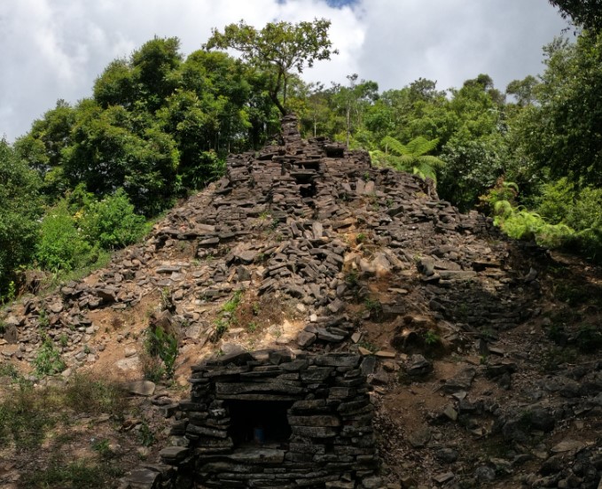 Candi Bubrah Maulan Indroyono, 1. Pantai Bandengan (Pantai Tirto Samudro), 2. Wisata Karimun Jawa , 3. Pantai Kartini, 4. Benteng Portugis , 5. Museum R.A. Kartini , 6. Jepara Ocean Park, 7. Air Terjun Songgolangit, 8. Pantai Teluk Awur , 9. Pantai Blebak Jepara, 10. Pantai Gua Manik, 11. Pantai Ombak Mati, 12. Pantai Pungkruk, 13. Tiara Park Waterbom, 14. Pantai Empu Rancak, 15. Taman Kerang, 16. Bukit Bejagan, 17. Air Terjun Banyu Anjlok, 18. Air Terjun Setatah, 19. Air Terjun Dong Paso, 20. Akar Seribu Plajan, 21. Puncak Distoroto, 22. Hutan Wisata Sreni Indah, 23. Bukit Ragas, 24. Puncak Jehan, 25. Pantai Punuk Sapi, 26. Air Terjun Gembong, 27. Hutan Pinus Setro Batealit, 28. Pantai Tegalsambi, 29. Air Terjun Sumenep, 30. Pulau Panjang, 31. PANTAI PRAWEHAN, 32. Pantai Kampung Prau, 33. Rainbow Adventure Park Jepara, 34. Pertapaan Ratu Kalinyamat , 35. Air Terjun Jurang Nganten, 36. Pulau Mandalika Jepara, 37. Wisata Danau Blingoh, 38. Wisata Religi Masjid Mantingan , 39. Air Terjun Grinjingan Dowo, 40. Goa Tritip, 41. Wisata Sejarah ke Candi Bubrah, 42. Kampung Batik Kembangmulyo