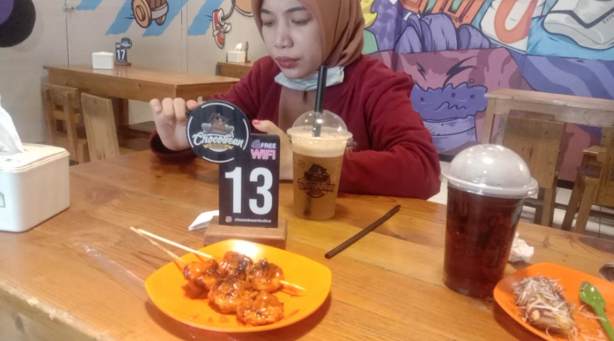 Chocobean Kudus Lek Rifai, 1. Susu Moeria, 2. PDKT Resto &amp; Cafe, 3. Kopi Cilik, 4. Gravitasi Teras Muria, 5. Kedung Kopi, 6. Waroeng Cafe 27, 7. Gank Coffee &amp; Bistro, 8. Sidji Coffee Getas Pejaten, 9. Six Cents Cafe, 10. Omah Cafe Kudus, 11. Aljava Cafe, 12. Kopi Soe Kudus, 13. Kopi Lain Hati kudus, 14. Wipsy Coffee and Meet, 15. Warunk Upnormal, 16. Träffa Coffee &amp; Eatery, 17. TKP Cafe and Resto, 18. Greens Bakery &amp; Bistro, 19. Warunge Pakdhe, 20. Home Cafe &amp; Resto, 21. Waroeng “Kidoel Soechan”, 22. Seperdua Kopi Kudus, 23. The Cekli Town Est 2010, 24. Kopi Kretek – Jowo Met Londo, 25. Jenderal Coffee &amp; Tea, 26. Balena Resto &amp; Cafe, 27. Kazuki, 28. Rabbit Gelato, 29. Serua Coffee &amp; Creative Space, 30. SLEEK.CO Coffee Corner, 31. Human Coffee, 32. Kangen Ngopi, 33. Merpati Coffee, 34. Warung Kudusan, 35. No.8 Coffee After Kudus, 36. D’khatt Cafe &amp; Eatery, 37. Kampoeng Kopi, 38. Fresto Cafe, 39. Ritme Coffee and Lounge, 40. Holymoon Social Space, 41. City Walk Cafe, 42. Chocobean Kudus, 43. No 8 Coffee, 44. Warung Susucow (Tutup), 45. Cafe De Ija (Tutup), 46. Haru Cafe Kudus (Tutup)