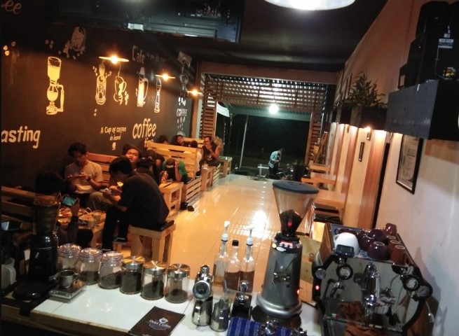 Deka Coffee pradipta setyo wicaksono, 1. Sigandul View Coffee & Resto, 2. Lia Resto & Coffeeshop, 3. Kaki Bumi Coffee & Eatery, 4. Stylo Bar & Kitchen (Temanggung), 5. Cangkir House, 6. Wenska Kahve, 7. Kopi Lawoek, 8. Berjumpa Coffee & Eatery, 9. Rumah Kopi Mukidi Temanggung, 10. Angkringan Balakosa, 11. Kafe Kartini Temanggung, 12. Ice corner, 13. Ejji Coffee Corner, 14. Xie Xie Boba Temanggung, 15. Blacklisted Coffee Bar, 16. Deka Coffee, 17. Cozy Resto Temanggung, 18. Koffiee