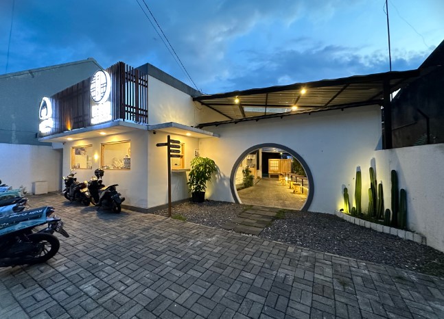 Ejji Coffee Corner Nino Kristiawan, 1. Sigandul View Coffee & Resto, 2. Lia Resto & Coffeeshop, 3. Kaki Bumi Coffee & Eatery, 4. Stylo Bar & Kitchen (Temanggung), 5. Cangkir House, 6. Wenska Kahve, 7. Kopi Lawoek, 8. Berjumpa Coffee & Eatery, 9. Rumah Kopi Mukidi Temanggung, 10. Angkringan Balakosa, 11. Kafe Kartini Temanggung, 12. Ice corner, 13. Ejji Coffee Corner, 14. Xie Xie Boba Temanggung, 15. Blacklisted Coffee Bar, 16. Deka Coffee, 17. Cozy Resto Temanggung, 18. Koffiee