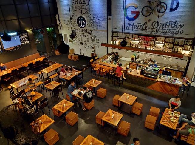 Gank Coffee &amp; Bistro Andreas Tony Soegiharto, 1. Susu Moeria, 2. PDKT Resto &amp; Cafe, 3. Kopi Cilik, 4. Gravitasi Teras Muria, 5. Kedung Kopi, 6. Waroeng Cafe 27, 7. Gank Coffee &amp; Bistro, 8. Sidji Coffee Getas Pejaten, 9. Six Cents Cafe, 10. Omah Cafe Kudus, 11. Aljava Cafe, 12. Kopi Soe Kudus, 13. Kopi Lain Hati kudus, 14. Wipsy Coffee and Meet, 15. Warunk Upnormal, 16. Träffa Coffee &amp; Eatery, 17. TKP Cafe and Resto, 18. Greens Bakery &amp; Bistro, 19. Warunge Pakdhe, 20. Home Cafe &amp; Resto, 21. Waroeng “Kidoel Soechan”, 22. Seperdua Kopi Kudus, 23. The Cekli Town Est 2010, 24. Kopi Kretek – Jowo Met Londo, 25. Jenderal Coffee &amp; Tea, 26. Balena Resto &amp; Cafe, 27. Kazuki, 28. Rabbit Gelato, 29. Serua Coffee &amp; Creative Space, 30. SLEEK.CO Coffee Corner, 31. Human Coffee, 32. Kangen Ngopi, 33. Merpati Coffee, 34. Warung Kudusan, 35. No.8 Coffee After Kudus, 36. D’khatt Cafe &amp; Eatery, 37. Kampoeng Kopi, 38. Fresto Cafe, 39. Ritme Coffee and Lounge, 40. Holymoon Social Space, 41. City Walk Cafe, 42. Chocobean Kudus, 43. No 8 Coffee, 44. Warung Susucow (Tutup), 45. Cafe De Ija (Tutup), 46. Haru Cafe Kudus (Tutup)