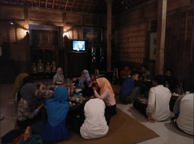 Gendhis Coffee wahyue aeri, 1. Rolet Cafe, 2. HJNF CAFE BOX, 3. Blackbean Roastery & Coffee House, 4. Kadjine Coffee, 5. de Anglo Food & Coffee Jepara, 6. J & J Coffe And Resto, 7. Tarissa Coffee, 8. Joker Coffee, 9. Djago Reborn, 10. V&A Cafe, 11. Yam yam Resto, 12. Jepara Marina Bar and Restaurant, 13. Maribu Resto, 14. Seaside Villa & Muse Beach Resto, 15. Diana’s Bay Restaurant, 16. Rengkot Buyut Restaurant, 17. Beatrice’s Cuisine House, 18. DeMoro Coffeebox, 19. Sriya Cafe & Homestay Jepara, 20. Cafe Gecho, 21. Pandawa Cafe Jepara (Tutup), 22. Atmosfera Coffee and Eatery, 23. Jepara Garden Resto (Tutup), 24. Basecamp Coffee & Eatery, 25. MoeriaCafe.MannaBakery (Tutup), 25. MONOKOPI, 27. Bruge Cafe, 28. Gandrung koffie, 29. NewMind Bistro Cafe, 30. Teman Menepi Coffee & Memories, 31. HAVY Coffee, 32. Kofina Cafe, 33. Koebar Koffie, 39. Gendhis Coffee, 40. Say Story Jepara, 41. Kedai kopi kulo jepara, 42. My chang coffee, 43. Vakansi Coffee & Space, 44. Ndepepes coffee, 45. Joglokebon RestoKopi, 46. Madco Coffee House