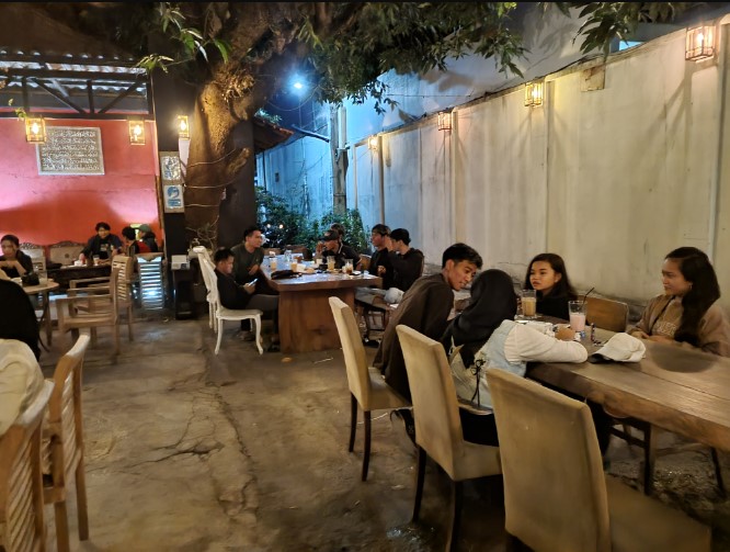 HAVY Coffee sapto ispriyadi is, 1. Rolet Cafe, 2. HJNF CAFE BOX, 3. Blackbean Roastery & Coffee House, 4. Kadjine Coffee, 5. de Anglo Food & Coffee Jepara, 6. J & J Coffe And Resto, 7. Tarissa Coffee, 8. Joker Coffee, 9. Djago Reborn, 10. V&A Cafe, 11. Yam yam Resto, 12. Jepara Marina Bar and Restaurant, 13. Maribu Resto, 14. Seaside Villa & Muse Beach Resto, 15. Diana’s Bay Restaurant, 16. Rengkot Buyut Restaurant, 17. Beatrice’s Cuisine House, 18. DeMoro Coffeebox, 19. Sriya Cafe & Homestay Jepara, 20. Cafe Gecho, 21. Pandawa Cafe Jepara (Tutup), 22. Atmosfera Coffee and Eatery, 23. Jepara Garden Resto (Tutup), 24. Basecamp Coffee & Eatery, 25. MoeriaCafe.MannaBakery (Tutup), 25. MONOKOPI, 27. Bruge Cafe, 28. Gandrung koffie, 29. NewMind Bistro Cafe, 30. Teman Menepi Coffee & Memories, 31. HAVY Coffee, 32. Kofina Cafe, 33. Koebar Koffie, 39. Gendhis Coffee, 40. Say Story Jepara, 41. Kedai kopi kulo jepara, 42. My chang coffee, 43. Vakansi Coffee & Space, 44. Ndepepes coffee, 45. Joglokebon RestoKopi, 46. Madco Coffee House