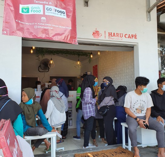 Haru Cafe Kudus, 1. Susu Moeria, 2. PDKT Resto &amp; Cafe, 3. Kopi Cilik, 4. Gravitasi Teras Muria, 5. Kedung Kopi, 6. Waroeng Cafe 27, 7. Gank Coffee &amp; Bistro, 8. Sidji Coffee Getas Pejaten, 9. Six Cents Cafe, 10. Omah Cafe Kudus, 11. Aljava Cafe, 12. Kopi Soe Kudus, 13. Kopi Lain Hati kudus, 14. Wipsy Coffee and Meet, 15. Warunk Upnormal, 16. Träffa Coffee &amp; Eatery, 17. TKP Cafe and Resto, 18. Greens Bakery &amp; Bistro, 19. Warunge Pakdhe, 20. Home Cafe &amp; Resto, 21. Waroeng “Kidoel Soechan”, 22. Seperdua Kopi Kudus, 23. The Cekli Town Est 2010, 24. Kopi Kretek – Jowo Met Londo, 25. Jenderal Coffee &amp; Tea, 26. Balena Resto &amp; Cafe, 27. Kazuki, 28. Rabbit Gelato, 29. Serua Coffee &amp; Creative Space, 30. SLEEK.CO Coffee Corner, 31. Human Coffee, 32. Kangen Ngopi, 33. Merpati Coffee, 34. Warung Kudusan, 35. No.8 Coffee After Kudus, 36. D’khatt Cafe &amp; Eatery, 37. Kampoeng Kopi, 38. Fresto Cafe, 39. Ritme Coffee and Lounge, 40. Holymoon Social Space, 41. City Walk Cafe, 42. Chocobean Kudus, 43. No 8 Coffee, 44. Warung Susucow (Tutup), 45. Cafe De Ija (Tutup), 46. Haru Cafe Kudus (Tutup)