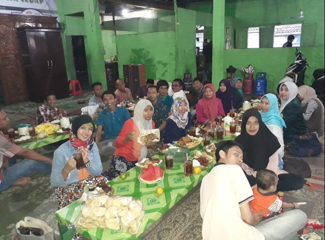 Jepara Garden Resto Fusan Muhammad, 1. Rolet Cafe, 2. HJNF CAFE BOX, 3. Blackbean Roastery & Coffee House, 4. Kadjine Coffee, 5. de Anglo Food & Coffee Jepara, 6. J & J Coffe And Resto, 7. Tarissa Coffee, 8. Joker Coffee, 9. Djago Reborn, 10. V&A Cafe, 11. Yam yam Resto, 12. Jepara Marina Bar and Restaurant, 13. Maribu Resto, 14. Seaside Villa & Muse Beach Resto, 15. Diana’s Bay Restaurant, 16. Rengkot Buyut Restaurant, 17. Beatrice’s Cuisine House, 18. DeMoro Coffeebox, 19. Sriya Cafe & Homestay Jepara, 20. Cafe Gecho, 21. Pandawa Cafe Jepara (Tutup), 22. Atmosfera Coffee and Eatery, 23. Jepara Garden Resto (Tutup), 24. Basecamp Coffee & Eatery, 25. MoeriaCafe.MannaBakery (Tutup), 25. MONOKOPI, 27. Bruge Cafe, 28. Gandrung koffie, 29. NewMind Bistro Cafe, 30. Teman Menepi Coffee & Memories, 31. HAVY Coffee, 32. Kofina Cafe, 33. Koebar Koffie, 39. Gendhis Coffee, 40. Say Story Jepara, 41. Kedai kopi kulo jepara, 42. My chang coffee, 43. Vakansi Coffee & Space, 44. Ndepepes coffee, 45. Joglokebon RestoKopi, 46. Madco Coffee House