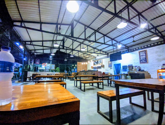 KEDAI KOPI MEDAN IDRM SMGHO, 1. Pangestu Coffee, 2. Sixteen 16 Cafe, 3. Walet Koffie, 4. Kopi Senthet Resto &amp; Cafe, 5. Sky Garden, 6. Rumah Ice Cream, 7. Jack’s Cafe, 8. Brother Spot Bistro &amp; Cafe (Tutup), 9. Brew Coffee, 10. Kedai Java Pizza, 11. Basecamp Cafe, 12. T3a.co (teaco) Cafe Kaliwungu, 13. Kedai Kopi Medan (Tutup), 14. Kedai Araku, 15. AB&amp;Kopi Kendal, 16. Warung COD (Tutup), 17. Warung Eboze, 18. Teng -Tong, 19. Wkwk Food and Drink Kendal, 20. Cafe Woles (Tutup), 21. Warung Kita Kendal, 22. Historia Cafe and Gallery, 23. Pahlawan Cafe, 24. Saat Senja Coffee, 25. Rumma Coffee &amp; Space, 26. SatuKata Roastery and Eatery, 27. DWcafe, 28. Dejavu Warmindo Cafe, 29. Pinkymoo Home Cafe