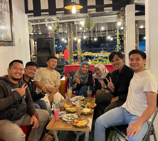 Kafe Kartini Temanggung najib mustofa, 1. Sigandul View Coffee & Resto, 2. Lia Resto & Coffeeshop, 3. Kaki Bumi Coffee & Eatery, 4. Stylo Bar & Kitchen (Temanggung), 5. Cangkir House, 6. Wenska Kahve, 7. Kopi Lawoek, 8. Berjumpa Coffee & Eatery, 9. Rumah Kopi Mukidi Temanggung, 10. Angkringan Balakosa, 11. Kafe Kartini Temanggung, 12. Ice corner, 13. Ejji Coffee Corner, 14. Xie Xie Boba Temanggung, 15. Blacklisted Coffee Bar, 16. Deka Coffee, 17. Cozy Resto Temanggung, 18. Koffiee