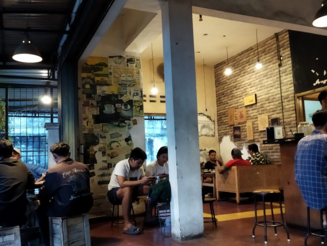 Kopi Cilik nandi wardhani, 1. Susu Moeria, 2. PDKT Resto &amp; Cafe, 3. Kopi Cilik, 4. Gravitasi Teras Muria, 5. Kedung Kopi, 6. Waroeng Cafe 27, 7. Gank Coffee &amp; Bistro, 8. Sidji Coffee Getas Pejaten, 9. Six Cents Cafe, 10. Omah Cafe Kudus, 11. Aljava Cafe, 12. Kopi Soe Kudus, 13. Kopi Lain Hati kudus, 14. Wipsy Coffee and Meet, 15. Warunk Upnormal, 16. Träffa Coffee &amp; Eatery, 17. TKP Cafe and Resto, 18. Greens Bakery &amp; Bistro, 19. Warunge Pakdhe, 20. Home Cafe &amp; Resto, 21. Waroeng “Kidoel Soechan”, 22. Seperdua Kopi Kudus, 23. The Cekli Town Est 2010, 24. Kopi Kretek – Jowo Met Londo, 25. Jenderal Coffee &amp; Tea, 26. Balena Resto &amp; Cafe, 27. Kazuki, 28. Rabbit Gelato, 29. Serua Coffee &amp; Creative Space, 30. SLEEK.CO Coffee Corner, 31. Human Coffee, 32. Kangen Ngopi, 33. Merpati Coffee, 34. Warung Kudusan, 35. No.8 Coffee After Kudus, 36. D’khatt Cafe &amp; Eatery, 37. Kampoeng Kopi, 38. Fresto Cafe, 39. Ritme Coffee and Lounge, 40. Holymoon Social Space, 41. City Walk Cafe, 42. Chocobean Kudus, 43. No 8 Coffee, 44. Warung Susucow (Tutup), 45. Cafe De Ija (Tutup), 46. Haru Cafe Kudus (Tutup)