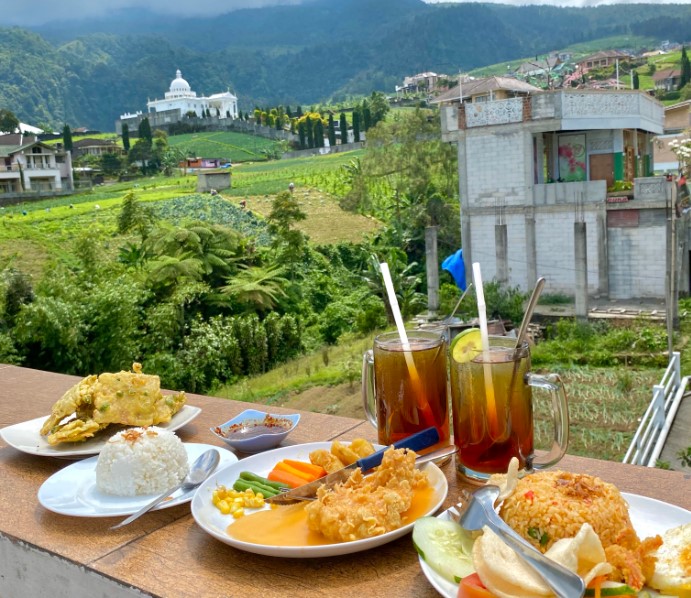Legender KIRANTI IKHSIANURI, 1. Babrak Space, 2. Legender eatery and view by cileguk, 3. Heika kopi Karanganyar, 4. Medjora Cafe Kemuning, 5. Rumah Teh Ndoro Donker, 6. The Mongkrang Resto & Villa, 7. Kedai Sha’Ring, 8. New Normal Cafe, 9. Bale Branti Kemuning Resto, 10. Teras Cafe, 11. Resto sawah, 12. Hick Gaul Pak Mul, 13. Dof Coffee Shop, 14. Angkringan pak Mul, 15. Kayangan Resto & Cafe, 16. Kedai kopi Nagoya, 17. Lawu Break Coffee & Nongki, 18. Rahma kedai kopi, 19. Kopi Janji Jiwa Jilid 635, 20. Warkop hits, 21. Kopi Oemah Tentrem, 22. Angkringan OERIP (Tutup), 23. Twenty Cafe, 24. Bingsuku, 25. Fremilt Tasikmadu, 26. Euphoria Karanganyar (Tutup), 27. Harjospace RESTO and COFFEE, 28. PendopoNgopi