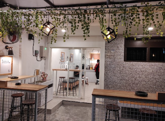 Merpati Coffee s.PAT. Dimas Maulana Ibrahim, 1. Susu Moeria, 2. PDKT Resto &amp; Cafe, 3. Kopi Cilik, 4. Gravitasi Teras Muria, 5. Kedung Kopi, 6. Waroeng Cafe 27, 7. Gank Coffee &amp; Bistro, 8. Sidji Coffee Getas Pejaten, 9. Six Cents Cafe, 10. Omah Cafe Kudus, 11. Aljava Cafe, 12. Kopi Soe Kudus, 13. Kopi Lain Hati kudus, 14. Wipsy Coffee and Meet, 15. Warunk Upnormal, 16. Träffa Coffee &amp; Eatery, 17. TKP Cafe and Resto, 18. Greens Bakery &amp; Bistro, 19. Warunge Pakdhe, 20. Home Cafe &amp; Resto, 21. Waroeng “Kidoel Soechan”, 22. Seperdua Kopi Kudus, 23. The Cekli Town Est 2010, 24. Kopi Kretek – Jowo Met Londo, 25. Jenderal Coffee &amp; Tea, 26. Balena Resto &amp; Cafe, 27. Kazuki, 28. Rabbit Gelato, 29. Serua Coffee &amp; Creative Space, 30. SLEEK.CO Coffee Corner, 31. Human Coffee, 32. Kangen Ngopi, 33. Merpati Coffee, 34. Warung Kudusan, 35. No.8 Coffee After Kudus, 36. D’khatt Cafe &amp; Eatery, 37. Kampoeng Kopi, 38. Fresto Cafe, 39. Ritme Coffee and Lounge, 40. Holymoon Social Space, 41. City Walk Cafe, 42. Chocobean Kudus, 43. No 8 Coffee, 44. Warung Susucow (Tutup), 45. Cafe De Ija (Tutup), 46. Haru Cafe Kudus (Tutup)