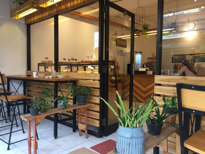 MoeriaCafe.MannaBakerytamtomo, 1. Rolet Cafe, 2. HJNF CAFE BOX, 3. Blackbean Roastery & Coffee House, 4. Kadjine Coffee, 5. de Anglo Food & Coffee Jepara, 6. J & J Coffe And Resto, 7. Tarissa Coffee, 8. Joker Coffee, 9. Djago Reborn, 10. V&A Cafe, 11. Yam yam Resto, 12. Jepara Marina Bar and Restaurant, 13. Maribu Resto, 14. Seaside Villa & Muse Beach Resto, 15. Diana’s Bay Restaurant, 16. Rengkot Buyut Restaurant, 17. Beatrice’s Cuisine House, 18. DeMoro Coffeebox, 19. Sriya Cafe & Homestay Jepara, 20. Cafe Gecho, 21. Pandawa Cafe Jepara (Tutup), 22. Atmosfera Coffee and Eatery, 23. Jepara Garden Resto (Tutup), 24. Basecamp Coffee & Eatery, 25. MoeriaCafe.MannaBakery (Tutup), 25. MONOKOPI, 27. Bruge Cafe, 28. Gandrung koffie, 29. NewMind Bistro Cafe, 30. Teman Menepi Coffee & Memories, 31. HAVY Coffee, 32. Kofina Cafe, 33. Koebar Koffie, 39. Gendhis Coffee, 40. Say Story Jepara, 41. Kedai kopi kulo jepara, 42. My chang coffee, 43. Vakansi Coffee & Space, 44. Ndepepes coffee, 45. Joglokebon RestoKopi, 46. Madco Coffee House