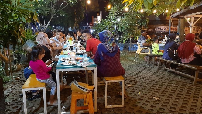 NewMind Bistro Cafe - Jepara SSS Project - Sigit Adnan, 1. Rolet Cafe, 2. HJNF CAFE BOX, 3. Blackbean Roastery & Coffee House, 4. Kadjine Coffee, 5. de Anglo Food & Coffee Jepara, 6. J & J Coffe And Resto, 7. Tarissa Coffee, 8. Joker Coffee, 9. Djago Reborn, 10. V&A Cafe, 11. Yam yam Resto, 12. Jepara Marina Bar and Restaurant, 13. Maribu Resto, 14. Seaside Villa & Muse Beach Resto, 15. Diana’s Bay Restaurant, 16. Rengkot Buyut Restaurant, 17. Beatrice’s Cuisine House, 18. DeMoro Coffeebox, 19. Sriya Cafe & Homestay Jepara, 20. Cafe Gecho, 21. Pandawa Cafe Jepara (Tutup), 22. Atmosfera Coffee and Eatery, 23. Jepara Garden Resto (Tutup), 24. Basecamp Coffee & Eatery, 25. MoeriaCafe.MannaBakery (Tutup), 25. MONOKOPI, 27. Bruge Cafe, 28. Gandrung koffie, 29. NewMind Bistro Cafe, 30. Teman Menepi Coffee & Memories, 31. HAVY Coffee, 32. Kofina Cafe, 33. Koebar Koffie, 39. Gendhis Coffee, 40. Say Story Jepara, 41. Kedai kopi kulo jepara, 42. My chang coffee, 43. Vakansi Coffee & Space, 44. Ndepepes coffee, 45. Joglokebon RestoKopi, 46. Madco Coffee House