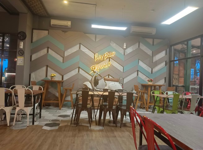 PDKT Resto &amp; Cafe Fadia Ekki Pratomo, 1. Susu Moeria, 2. PDKT Resto &amp; Cafe, 3. Kopi Cilik, 4. Gravitasi Teras Muria, 5. Kedung Kopi, 6. Waroeng Cafe 27, 7. Gank Coffee &amp; Bistro, 8. Sidji Coffee Getas Pejaten, 9. Six Cents Cafe, 10. Omah Cafe Kudus, 11. Aljava Cafe, 12. Kopi Soe Kudus, 13. Kopi Lain Hati kudus, 14. Wipsy Coffee and Meet, 15. Warunk Upnormal, 16. Träffa Coffee &amp; Eatery, 17. TKP Cafe and Resto, 18. Greens Bakery &amp; Bistro, 19. Warunge Pakdhe, 20. Home Cafe &amp; Resto, 21. Waroeng “Kidoel Soechan”, 22. Seperdua Kopi Kudus, 23. The Cekli Town Est 2010, 24. Kopi Kretek – Jowo Met Londo, 25. Jenderal Coffee &amp; Tea, 26. Balena Resto &amp; Cafe, 27. Kazuki, 28. Rabbit Gelato, 29. Serua Coffee &amp; Creative Space, 30. SLEEK.CO Coffee Corner, 31. Human Coffee, 32. Kangen Ngopi, 33. Merpati Coffee, 34. Warung Kudusan, 35. No.8 Coffee After Kudus, 36. D’khatt Cafe &amp; Eatery, 37. Kampoeng Kopi, 38. Fresto Cafe, 39. Ritme Coffee and Lounge, 40. Holymoon Social Space, 41. City Walk Cafe, 42. Chocobean Kudus, 43. No 8 Coffee, 44. Warung Susucow (Tutup), 45. Cafe De Ija (Tutup), 46. Haru Cafe Kudus (Tutup)
