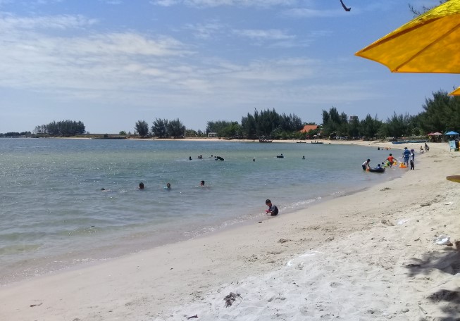 Pantai Blebak Jepara Muhammad Ridho, 1. Pantai Bandengan (Pantai Tirto Samudro), 2. Wisata Karimun Jawa , 3. Pantai Kartini, 4. Benteng Portugis , 5. Museum R.A. Kartini , 6. Jepara Ocean Park, 7. Air Terjun Songgolangit, 8. Pantai Teluk Awur , 9. Pantai Blebak Jepara, 10. Pantai Gua Manik, 11. Pantai Ombak Mati, 12. Pantai Pungkruk, 13. Tiara Park Waterbom, 14. Pantai Empu Rancak, 15. Taman Kerang, 16. Bukit Bejagan, 17. Air Terjun Banyu Anjlok, 18. Air Terjun Setatah, 19. Air Terjun Dong Paso, 20. Akar Seribu Plajan, 21. Puncak Distoroto, 22. Hutan Wisata Sreni Indah, 23. Bukit Ragas, 24. Puncak Jehan, 25. Pantai Punuk Sapi, 26. Air Terjun Gembong, 27. Hutan Pinus Setro Batealit, 28. Pantai Tegalsambi, 29. Air Terjun Sumenep, 30. Pulau Panjang, 31. PANTAI PRAWEHAN, 32. Pantai Kampung Prau, 33. Rainbow Adventure Park Jepara, 34. Pertapaan Ratu Kalinyamat , 35. Air Terjun Jurang Nganten, 36. Pulau Mandalika Jepara, 37. Wisata Danau Blingoh, 38. Wisata Religi Masjid Mantingan , 39. Air Terjun Grinjingan Dowo, 40. Goa Tritip, 41. Wisata Sejarah ke Candi Bubrah, 42. Kampung Batik Kembangmulyo