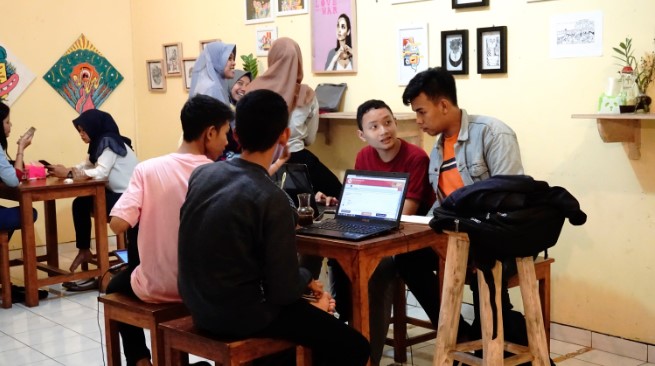 Quinic Coffee Sukoharjo, 1. Double Decker Casual Dining, 2. Bulan Resto, 3. Srawung Omah Kopi, 4. Platino Cafe and Resto, 5. Kopi Nuri, 6. Minarets Classic Coffee, 7. Ayam Goreng Mulyani, 8. Kafedangan Mbah Mandor, 9. Klopo Warung Steak, 10. Heika Kopi Sukoharjo, 11. Anak Panah Kopi Plus Solo Baru, 12. Kopi Kupasan, 13. Kafe ndeso, 14. Garasi Food and Beverage, 15. Dialog Kopi, 16. Omah Tiwul Bunga Ayu, 17. Quinic Coffee Sukoharjo, 18. De sawah, 19. Susu Shi Jack, 20. Kami burger, 21. Ayo Ngopi Street Coffee