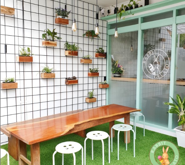 Rabbit Gelato, 1. Susu Moeria, 2. PDKT Resto &amp; Cafe, 3. Kopi Cilik, 4. Gravitasi Teras Muria, 5. Kedung Kopi, 6. Waroeng Cafe 27, 7. Gank Coffee &amp; Bistro, 8. Sidji Coffee Getas Pejaten, 9. Six Cents Cafe, 10. Omah Cafe Kudus, 11. Aljava Cafe, 12. Kopi Soe Kudus, 13. Kopi Lain Hati kudus, 14. Wipsy Coffee and Meet, 15. Warunk Upnormal, 16. Träffa Coffee &amp; Eatery, 17. TKP Cafe and Resto, 18. Greens Bakery &amp; Bistro, 19. Warunge Pakdhe, 20. Home Cafe &amp; Resto, 21. Waroeng “Kidoel Soechan”, 22. Seperdua Kopi Kudus, 23. The Cekli Town Est 2010, 24. Kopi Kretek – Jowo Met Londo, 25. Jenderal Coffee &amp; Tea, 26. Balena Resto &amp; Cafe, 27. Kazuki, 28. Rabbit Gelato, 29. Serua Coffee &amp; Creative Space, 30. SLEEK.CO Coffee Corner, 31. Human Coffee, 32. Kangen Ngopi, 33. Merpati Coffee, 34. Warung Kudusan, 35. No.8 Coffee After Kudus, 36. D’khatt Cafe &amp; Eatery, 37. Kampoeng Kopi, 38. Fresto Cafe, 39. Ritme Coffee and Lounge, 40. Holymoon Social Space, 41. City Walk Cafe, 42. Chocobean Kudus, 43. No 8 Coffee, 44. Warung Susucow (Tutup), 45. Cafe De Ija (Tutup), 46. Haru Cafe Kudus (Tutup)