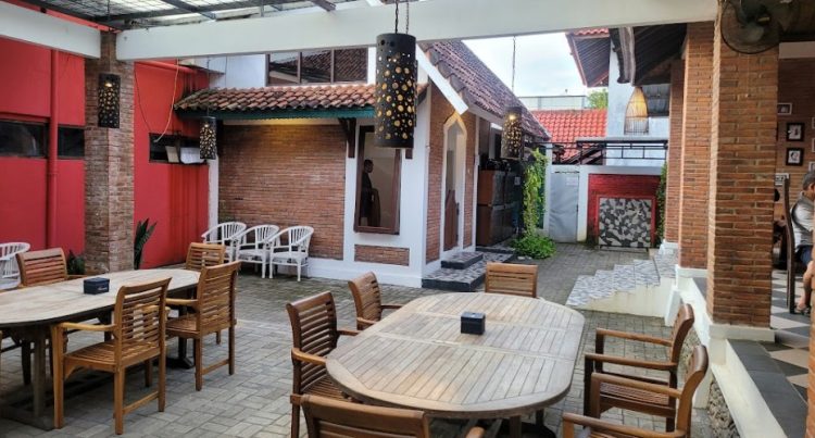 Rengkot Buyut Restaurant Itsna Affandi Firdaus, 1. Rolet Cafe, 2. HJNF CAFE BOX, 3. Blackbean Roastery & Coffee House, 4. Kadjine Coffee, 5. de Anglo Food & Coffee Jepara, 6. J & J Coffe And Resto, 7. Tarissa Coffee, 8. Joker Coffee, 9. Djago Reborn, 10. V&A Cafe, 11. Yam yam Resto, 12. Jepara Marina Bar and Restaurant, 13. Maribu Resto, 14. Seaside Villa & Muse Beach Resto, 15. Diana’s Bay Restaurant, 16. Rengkot Buyut Restaurant, 17. Beatrice’s Cuisine House, 18. DeMoro Coffeebox, 19. Sriya Cafe & Homestay Jepara, 20. Cafe Gecho, 21. Pandawa Cafe Jepara (Tutup), 22. Atmosfera Coffee and Eatery, 23. Jepara Garden Resto (Tutup), 24. Basecamp Coffee & Eatery, 25. MoeriaCafe.MannaBakery (Tutup), 25. MONOKOPI, 27. Bruge Cafe, 28. Gandrung koffie, 29. NewMind Bistro Cafe, 30. Teman Menepi Coffee & Memories, 31. HAVY Coffee, 32. Kofina Cafe, 33. Koebar Koffie, 39. Gendhis Coffee, 40. Say Story Jepara, 41. Kedai kopi kulo jepara, 42. My chang coffee, 43. Vakansi Coffee & Space, 44. Ndepepes coffee, 45. Joglokebon RestoKopi, 46. Madco Coffee House
