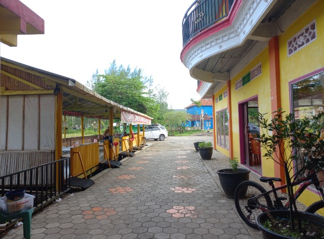 Seafood Bu Nanang isnaini romadhani, 1. Momong Resto, 2. Angkringan Mukti Kebumen, 3. Malmilk, 4. Malindo Corner, 5. Amor Cafe Resto, 6. Baen Cafe, 7. Beranda Eatery, 8. Jack’s Cafe, 9. Omah Susu Cafe, 10. Juice Ku 2 Kebumen, 11. Wise, 12. Coffe Ngapak, 13. Gemintang Cafe n Resto, 14. Kopi Nostalgia Coffee &amp; Resto, 15. Seafood Bu Nanang, 16. Kantin Candisari, 17. Teratai Blambangan Atmosphere, 18. Waroeng Djoglo Dalem Kidul (Tutup), 19. Ulam Sari, 20. Satu Cangkir Coffee Bistro, 21. temanhati coffee, 22. Kedai Kopi Mexolie, 23. Ahola Tropical Drink (Tutup), 24. HANA CAFE Korean Food, BBQ &amp; Grill, 25. Martabak Jet (Tutup), 26. Samra Pawon, 27. Waroenk Ramen Panjer Kebumen, 28. Lesehan Warung Bamboe Kebumen, 29. Oxzy (Tutup), 30. Warung Kendil (Tutup), 31. Resto Lesehan GENDUT TAMAN