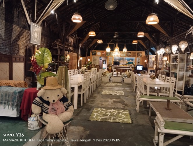Sriya Cafe & Homestay Jepara Villa Shofie, 1. Rolet Cafe, 2. HJNF CAFE BOX, 3. Blackbean Roastery & Coffee House, 4. Kadjine Coffee, 5. de Anglo Food & Coffee Jepara, 6. J & J Coffe And Resto, 7. Tarissa Coffee, 8. Joker Coffee, 9. Djago Reborn, 10. V&A Cafe, 11. Yam yam Resto, 12. Jepara Marina Bar and Restaurant, 13. Maribu Resto, 14. Seaside Villa & Muse Beach Resto, 15. Diana’s Bay Restaurant, 16. Rengkot Buyut Restaurant, 17. Beatrice’s Cuisine House, 18. DeMoro Coffeebox, 19. Sriya Cafe & Homestay Jepara, 20. Cafe Gecho, 21. Pandawa Cafe Jepara (Tutup), 22. Atmosfera Coffee and Eatery, 23. Jepara Garden Resto (Tutup), 24. Basecamp Coffee & Eatery, 25. MoeriaCafe.MannaBakery (Tutup), 25. MONOKOPI, 27. Bruge Cafe, 28. Gandrung koffie, 29. NewMind Bistro Cafe, 30. Teman Menepi Coffee & Memories, 31. HAVY Coffee, 32. Kofina Cafe, 33. Koebar Koffie, 39. Gendhis Coffee, 40. Say Story Jepara, 41. Kedai kopi kulo jepara, 42. My chang coffee, 43. Vakansi Coffee & Space, 44. Ndepepes coffee, 45. Joglokebon RestoKopi, 46. Madco Coffee House