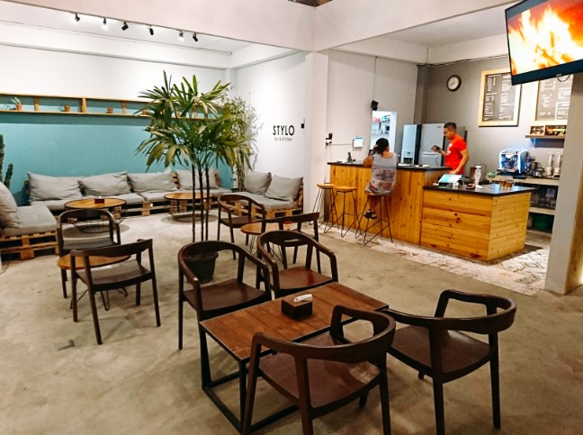 Stylo Bar & Kitchen (Temanggung) andhy kurniawan, 1. Sigandul View Coffee & Resto, 2. Lia Resto & Coffeeshop, 3. Kaki Bumi Coffee & Eatery, 4. Stylo Bar & Kitchen (Temanggung), 5. Cangkir House, 6. Wenska Kahve, 7. Kopi Lawoek, 8. Berjumpa Coffee & Eatery, 9. Rumah Kopi Mukidi Temanggung, 10. Angkringan Balakosa, 11. Kafe Kartini Temanggung, 12. Ice corner, 13. Ejji Coffee Corner, 14. Xie Xie Boba Temanggung, 15. Blacklisted Coffee Bar, 16. Deka Coffee, 17. Cozy Resto Temanggung, 18. Koffiee