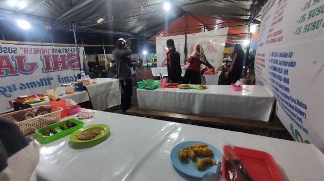 Susu Shi Jack Muhammad Ridwan, 1. Double Decker Casual Dining, 2. Bulan Resto, 3. Srawung Omah Kopi, 4. Platino Cafe and Resto, 5. Kopi Nuri, 6. Minarets Classic Coffee, 7. Ayam Goreng Mulyani, 8. Kafedangan Mbah Mandor, 9. Klopo Warung Steak, 10. Heika Kopi Sukoharjo, 11. Anak Panah Kopi Plus Solo Baru, 12. Kopi Kupasan, 13. Kafe ndeso, 14. Garasi Food and Beverage, 15. Dialog Kopi, 16. Omah Tiwul Bunga Ayu, 17. Quinic Coffee Sukoharjo, 18. De sawah, 19. Susu Shi Jack, 20. Kami burger, 21. Ayo Ngopi Street Coffee