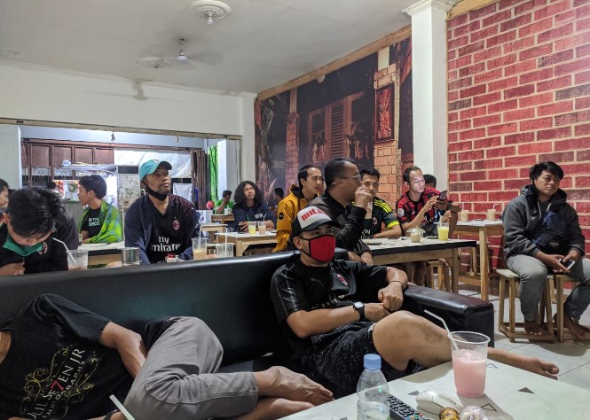 V&A Cafe Muhammad Zakki Mubarrok, 1. Rolet Cafe, 2. HJNF CAFE BOX, 3. Blackbean Roastery & Coffee House, 4. Kadjine Coffee, 5. de Anglo Food & Coffee Jepara, 6. J & J Coffe And Resto, 7. Tarissa Coffee, 8. Joker Coffee, 9. Djago Reborn, 10. V&A Cafe, 11. Yam yam Resto, 12. Jepara Marina Bar and Restaurant, 13. Maribu Resto, 14. Seaside Villa & Muse Beach Resto, 15. Diana’s Bay Restaurant, 16. Rengkot Buyut Restaurant, 17. Beatrice’s Cuisine House, 18. DeMoro Coffeebox, 19. Sriya Cafe & Homestay Jepara, 20. Cafe Gecho, 21. Pandawa Cafe Jepara (Tutup), 22. Atmosfera Coffee and Eatery, 23. Jepara Garden Resto (Tutup), 24. Basecamp Coffee & Eatery, 25. MoeriaCafe.MannaBakery (Tutup), 25. MONOKOPI, 27. Bruge Cafe, 28. Gandrung koffie, 29. NewMind Bistro Cafe, 30. Teman Menepi Coffee & Memories, 31. HAVY Coffee, 32. Kofina Cafe, 33. Koebar Koffie, 39. Gendhis Coffee, 40. Say Story Jepara, 41. Kedai kopi kulo jepara, 42. My chang coffee, 43. Vakansi Coffee & Space, 44. Ndepepes coffee, 45. Joglokebon RestoKopi, 46. Madco Coffee House