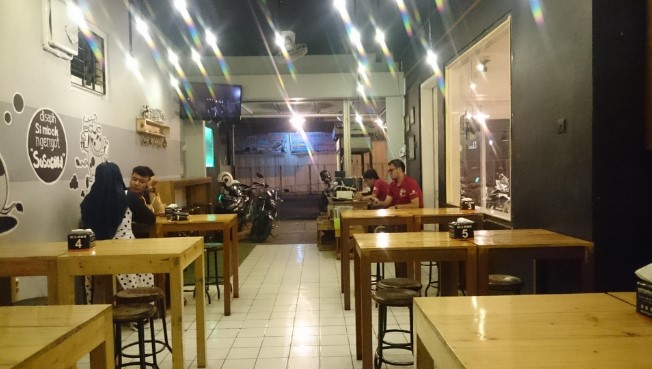 Warung Susucow Fathurrohman Aan, 1. Susu Moeria, 2. PDKT Resto &amp; Cafe, 3. Kopi Cilik, 4. Gravitasi Teras Muria, 5. Kedung Kopi, 6. Waroeng Cafe 27, 7. Gank Coffee &amp; Bistro, 8. Sidji Coffee Getas Pejaten, 9. Six Cents Cafe, 10. Omah Cafe Kudus, 11. Aljava Cafe, 12. Kopi Soe Kudus, 13. Kopi Lain Hati kudus, 14. Wipsy Coffee and Meet, 15. Warunk Upnormal, 16. Träffa Coffee &amp; Eatery, 17. TKP Cafe and Resto, 18. Greens Bakery &amp; Bistro, 19. Warunge Pakdhe, 20. Home Cafe &amp; Resto, 21. Waroeng “Kidoel Soechan”, 22. Seperdua Kopi Kudus, 23. The Cekli Town Est 2010, 24. Kopi Kretek – Jowo Met Londo, 25. Jenderal Coffee &amp; Tea, 26. Balena Resto &amp; Cafe, 27. Kazuki, 28. Rabbit Gelato, 29. Serua Coffee &amp; Creative Space, 30. SLEEK.CO Coffee Corner, 31. Human Coffee, 32. Kangen Ngopi, 33. Merpati Coffee, 34. Warung Kudusan, 35. No.8 Coffee After Kudus, 36. D’khatt Cafe &amp; Eatery, 37. Kampoeng Kopi, 38. Fresto Cafe, 39. Ritme Coffee and Lounge, 40. Holymoon Social Space, 41. City Walk Cafe, 42. Chocobean Kudus, 43. No 8 Coffee, 44. Warung Susucow (Tutup), 45. Cafe De Ija (Tutup), 46. Haru Cafe Kudus (Tutup)