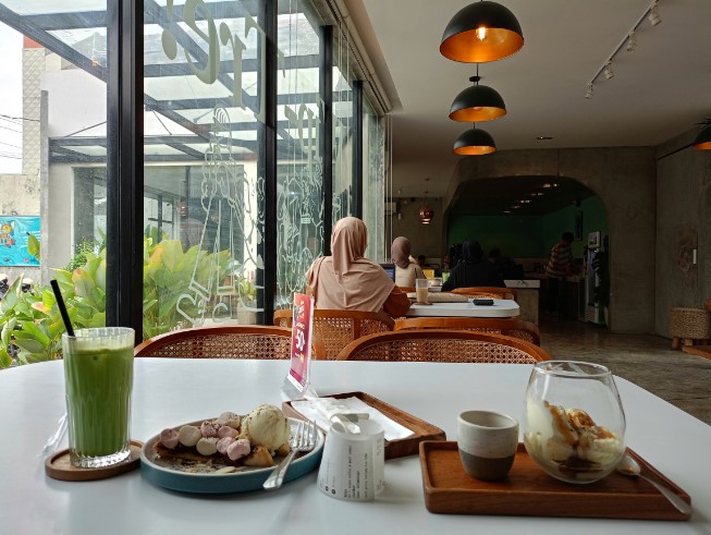 Wipsy Coffee &amp; Meet. vivin yukhadin, 1. Susu Moeria, 2. PDKT Resto &amp; Cafe, 3. Kopi Cilik, 4. Gravitasi Teras Muria, 5. Kedung Kopi, 6. Waroeng Cafe 27, 7. Gank Coffee &amp; Bistro, 8. Sidji Coffee Getas Pejaten, 9. Six Cents Cafe, 10. Omah Cafe Kudus, 11. Aljava Cafe, 12. Kopi Soe Kudus, 13. Kopi Lain Hati kudus, 14. Wipsy Coffee and Meet, 15. Warunk Upnormal, 16. Träffa Coffee &amp; Eatery, 17. TKP Cafe and Resto, 18. Greens Bakery &amp; Bistro, 19. Warunge Pakdhe, 20. Home Cafe &amp; Resto, 21. Waroeng “Kidoel Soechan”, 22. Seperdua Kopi Kudus, 23. The Cekli Town Est 2010, 24. Kopi Kretek – Jowo Met Londo, 25. Jenderal Coffee &amp; Tea, 26. Balena Resto &amp; Cafe, 27. Kazuki, 28. Rabbit Gelato, 29. Serua Coffee &amp; Creative Space, 30. SLEEK.CO Coffee Corner, 31. Human Coffee, 32. Kangen Ngopi, 33. Merpati Coffee, 34. Warung Kudusan, 35. No.8 Coffee After Kudus, 36. D’khatt Cafe &amp; Eatery, 37. Kampoeng Kopi, 38. Fresto Cafe, 39. Ritme Coffee and Lounge, 40. Holymoon Social Space, 41. City Walk Cafe, 42. Chocobean Kudus, 43. No 8 Coffee, 44. Warung Susucow (Tutup), 45. Cafe De Ija (Tutup), 46. Haru Cafe Kudus (Tutup)