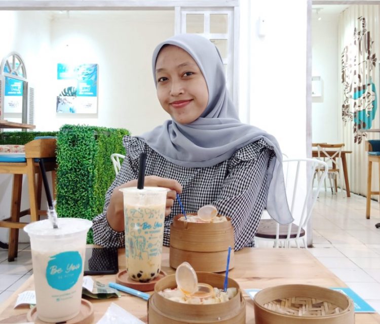 Yosh Milktea Gelato &amp; Artisan Space Anisa Afifatul Aziizah, 1. Ora Umum, 2. Bangi Cafe, 3. Kopi Gunung, 4. Coffeedent, 5. Cafe Susu PL, 6. Omah Duren, 7. Waroeng Abie Cilacap, 8. Yosh Milktea Gelato &amp; Artisan Space, 9. D’Corner Cafe Coffee &amp; Chocolate, 10. Over Clock Cafe, 11. Avior Cafe &amp; Karaoke, 12. Grek Chocolate, 13. Cozy Coffee &amp; Chocolate, 14. Warunk Upnormal Cilacap, 15. Kopibaen_, 16. It’s Milk Cafe n Resto (Tutup), 17. Kedai Koffi Helsinki, 18. The Vintage Cafe, 19. Traffic Light Koffie, 20. Think Thoenk Cafe (Tutup), 21. Ethnic Coffee, 22. Bossa Cafe, 23. Urbansnack, 24. Sruput Seduh Kopi, 25. Coffeenomous, 29. Choko Klik (Tutup), 30. Honai Cafe De Flore (Tutup)