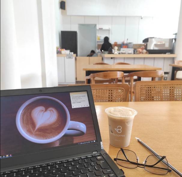28 Coffee Klaten Sharra Ati, 1. Wedang Kopi Prambanan, 2. PLAWANGAN, 3. Linchak Coffee n Resto, 4. Kopi Keboen Klaten, 5. Sinaran Coffee Klaten, 6. Omah Mojok Klaten, 7. Garasi Kopi Klaten, 8. Peridot Coffee and Eatery, 9. Miss Philo Bakery & Cafe, 10. Nggone Mbahmu, 11. KOPI STORY KLATEN, 12. EONIA HOUSE & EATERY, 13. Ningratan kopi Klaten, 14. Tentang Kopi Sahabat, 15. KENEWAY Angkringan & Coffeeshop, 16. OIA Klaten, 17. KOPINGGIRJALAN by star group, 18. Go Drink Klaten, 19. Sebelas Coffee Crafter Klaten, 20. Pondok Daun Cafe, 21. Green Garden Cafe & Resto, 22. Calvary, 23. Brix Coffee & Kitchen, 24. SEMEDULUR COFFEE KLATEN, 26. Gendhis Wangi Resto & Cafe, 27. Cold ‘N Brew Klaten, 28. PRanS Cafe’, 29. Wolulas Café, 30. Kla10 Cafe & Billiard, 31. Omah Wedang Empon Empon Rajaku, 32. HOLIC coffee&kitchen, 33. KOPIGATI Klaten, 34. Pitados Bistro & Gelato, 35. The gade corner, 36. Djampi Jawi, 37. Sawahita Coffee & Share, 38. 28 Coffee Klaten, 39. Kafeine Coffee, 40. JADEN Casual Dining, 41. Awor Coffee Klaten, 42. SATURA COFFEE, 43. Sempulur Coffee, 44. Cat Women Cafe (Tutup), 45. Little Bali Klaten (Tutup), 46. Calya Coffee and Eatery (Tutup), 47. NYAWIJI Coffee & Space (Tutup), 48. Warjo Waroeng Jono (Tutup), 49. O lala Cafe (Tutup)