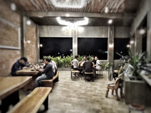 D&A Cafe Bunda Azka, 1. Sun Osing Beach, 2. Osing Deles Cafe & Resto, 3. Dragon Cafe, 4. Java Sunrise Cafe, 5. Conato Cafe Bakery, 6. Kemunir Kopi, 7. Kedai S.O ( Sogok Ontong Kopi), 8. kopi jotos, 9. Albirru Coffee and Eatery, 10. D’cinnamon Coffee Shop, 11. La Costa Cafe and Restaurant, 12. Palm Sugar Cafe, 13. Kedai Kopi Handy, 14. Steven Coffee, 15. Kopi Om Kim, 16. Talk Kopi Banyuwangi, 17. Sweets Dessert, 18. Metronome Coffee Banyuwangi, 19. Indische 1931 Banyuwangi, 20. Osmu Cafe, 21. Dominance Coffee, 22. Omah Majapahit Cafe & Resto, 23. Kedai Galengan, 24. Moxie Coffee and Eatery, 25. Janji Jiwa & Jiwa Toast Ruko Ahamd Banyuwangi, 26. D&A Cafe, 27. Waroeng Tjengkaroek, 28. Three B Villa and Resto