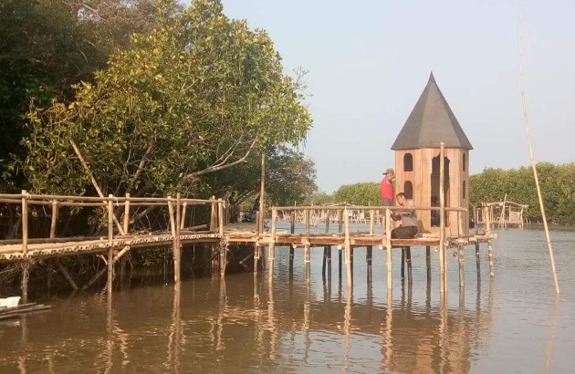 Dermaga Awal Wisata Pulau Hantu Aditio Prambana, 1. Waduk Penjalin, 2. Hutan Mangrove Kaliwlingi, 3. Pantai Randusanga / Randusongo, 4. Agrowisata Besaran, 5. Wisata Pasir Gibug, 6. Masjid Agung Brebes, 7. Kalibaya Park, 8. Pabrik Gula Jatibarang, 9. Taman Edukasi, 10. Curug Putri, 11. Kebun Teh Kali Gua, 12. Candi Pangkuan, 13. Air Terjun Ranto Canyon, 14. Kampung Budaya Dusun Jalaswatu, 15. Pemandian Air Panas Tirta Husada, 16. Pemandian Air Panas Cipanas Buaran, 17. Ciblon Waterboom, 18. Bukit Cawiri, Dadablangan Malahayu, 19. Waduk Malahayu, 20. Cagar Alam Telaga Ranjeng, 21. Bukit Panenjoan, 22. Bukit AADT yang Menawan , 23. Bukit Baper yang Menawan , 24. Puncak Sakub, 25. Alun – Alun Brebes, 26. Pulau Hantu Sigempol, 27. Bukit Bintang Capar yang eksotik, 28. Gunung Gora, 29. Curug Cantel, 30. Kebon Gedhang, 31. Bukit Gerdesy – Taman Gerdesty Cilibur, 32. Pulau Cemara Sawojajar Brebes, 33. Gunung Nyapa, 34. Curug Awu, 35. Curug Panyusuhan, 37. Curug Rambukasang yang tersembunyi, 38. Curug Lebak Beber Wetan