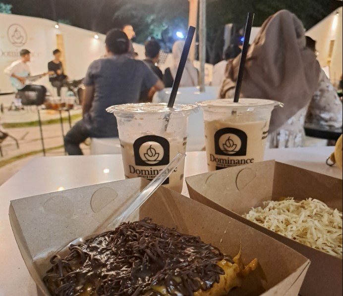 Dominance Coffee vina aja, 1. Sun Osing Beach, 2. Osing Deles Cafe & Resto, 3. Dragon Cafe, 4. Java Sunrise Cafe, 5. Conato Cafe Bakery, 6. Kemunir Kopi, 7. Kedai S.O ( Sogok Ontong Kopi), 8. kopi jotos, 9. Albirru Coffee and Eatery, 10. D’cinnamon Coffee Shop, 11. La Costa Cafe and Restaurant, 12. Palm Sugar Cafe, 13. Kedai Kopi Handy, 14. Steven Coffee, 15. Kopi Om Kim, 16. Talk Kopi Banyuwangi, 17. Sweets Dessert, 18. Metronome Coffee Banyuwangi, 19. Indische 1931 Banyuwangi, 20. Osmu Cafe, 21. Dominance Coffee, 22. Omah Majapahit Cafe & Resto, 23. Kedai Galengan, 24. Moxie Coffee and Eatery, 25. Janji Jiwa & Jiwa Toast Ruko Ahamd Banyuwangi, 26. D&A Cafe, 27. Waroeng Tjengkaroek, 28. Three B Villa and Resto