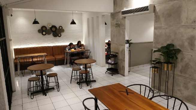 Dontea Tegal Uya Usman, 1. Kalih Coffee Tea and Spaces Tegal, 2. Njajan.co Tegal, 3. Uncle coffee and resto, 4. Waroeng Sadewa, 5. Coffee Shop Tradisine Ngopi, 6. Nakula Cafe, 7. Papa brew, 8. MAJU CAFE (SUJOE CAFE) Susu sapi maju, 9. Kano point Cafe, 10. My Story Cafe Bistro &amp; Social House, 11. The Secret, 12. Boss’A Cafe, 13. WIJIKOPI, 14. KEDAI OMMAMET, 15. Bento Kopi Tegal, 16. Nazuwa coffee, 17. Sepenggal cerita, 18. Clavicula coffee and idea, 19. Tempat Peraduan, 20. Cafe keboen, 21. D’FORTUNE Cafe Bistro, 22. Maju Milk Centre (MMC), 23. Black And White Food Court &amp; Cafe, 24. Pesona Coffee Tegal, 25. QMilk Cafe, 26. Kilometer Cafe, 27. S Cafe, 28. Dontea Tegal, 29. Kedai Coffee Inn, 30. Yotee Coffee, 31. North Beach Cafe Tegal, 32. Holy Bowl, 33. Luang Waktu Coffee, 34. Kedai Debong, 35. Minapadi Coffee and Space, 36. Cafe Q Nyot, 37. Cafe yaul (Tutup), 38. Parsley Cafe And Bistro (Tutup), 39. Jasel bee Korean food and cafe (Tutup), 40. Teh Jawa Cafe (Tutup)