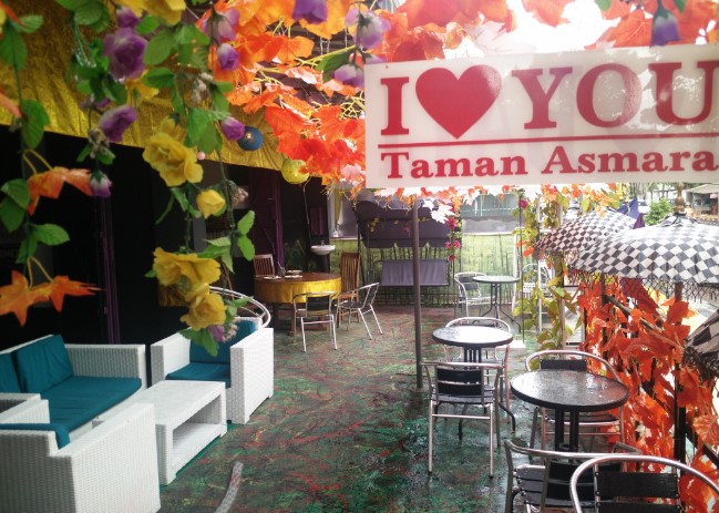 Little Bali KLATEN Rebi Astuti, 1. Wedang Kopi Prambanan, 2. PLAWANGAN, 3. Linchak Coffee n Resto, 4. Kopi Keboen Klaten, 5. Sinaran Coffee Klaten, 6. Omah Mojok Klaten, 7. Garasi Kopi Klaten, 8. Peridot Coffee and Eatery, 9. Miss Philo Bakery & Cafe, 10. Nggone Mbahmu, 11. KOPI STORY KLATEN, 12. EONIA HOUSE & EATERY, 13. Ningratan kopi Klaten, 14. Tentang Kopi Sahabat, 15. KENEWAY Angkringan & Coffeeshop, 16. OIA Klaten, 17. KOPINGGIRJALAN by star group, 18. Go Drink Klaten, 19. Sebelas Coffee Crafter Klaten, 20. Pondok Daun Cafe, 21. Green Garden Cafe & Resto, 22. Calvary, 23. Brix Coffee & Kitchen, 24. SEMEDULUR COFFEE KLATEN, 26. Gendhis Wangi Resto & Cafe, 27. Cold ‘N Brew Klaten, 28. PRanS Cafe’, 29. Wolulas Café, 30. Kla10 Cafe & Billiard, 31. Omah Wedang Empon Empon Rajaku, 32. HOLIC coffee&kitchen, 33. KOPIGATI Klaten, 34. Pitados Bistro & Gelato, 35. The gade corner, 36. Djampi Jawi, 37. Sawahita Coffee & Share, 38. 28 Coffee Klaten, 39. Kafeine Coffee, 40. JADEN Casual Dining, 41. Awor Coffee Klaten, 42. SATURA COFFEE, 43. Sempulur Coffee, 44. Cat Women Cafe (Tutup), 45. Little Bali Klaten (Tutup), 46. Calya Coffee and Eatery (Tutup), 47. NYAWIJI Coffee & Space (Tutup), 48. Warjo Waroeng Jono (Tutup), 49. O lala Cafe (Tutup)