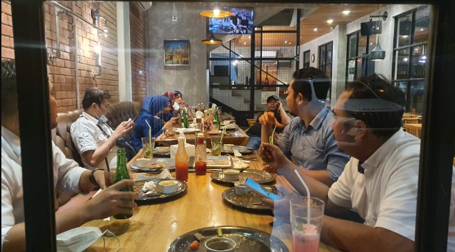 My Story Cafe Bistro &amp; Social House M. Hasan, 1. Kalih Coffee Tea and Spaces Tegal, 2. Njajan.co Tegal, 3. Uncle coffee and resto, 4. Waroeng Sadewa, 5. Coffee Shop Tradisine Ngopi, 6. Nakula Cafe, 7. Papa brew, 8. MAJU CAFE (SUJOE CAFE) Susu sapi maju, 9. Kano point Cafe, 10. My Story Cafe Bistro &amp; Social House, 11. The Secret, 12. Boss’A Cafe, 13. WIJIKOPI, 14. KEDAI OMMAMET, 15. Bento Kopi Tegal, 16. Nazuwa coffee, 17. Sepenggal cerita, 18. Clavicula coffee and idea, 19. Tempat Peraduan, 20. Cafe keboen, 21. D’FORTUNE Cafe Bistro, 22. Maju Milk Centre (MMC), 23. Black And White Food Court &amp; Cafe, 24. Pesona Coffee Tegal, 25. QMilk Cafe, 26. Kilometer Cafe, 27. S Cafe, 28. Dontea Tegal, 29. Kedai Coffee Inn, 30. Yotee Coffee, 31. North Beach Cafe Tegal, 32. Holy Bowl, 33. Luang Waktu Coffee, 34. Kedai Debong, 35. Minapadi Coffee and Space, 36. Cafe Q Nyot, 37. Cafe yaul (Tutup), 38. Parsley Cafe And Bistro (Tutup), 39. Jasel bee Korean food and cafe (Tutup), 40. Teh Jawa Cafe (Tutup)