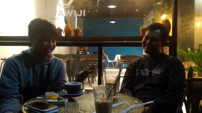 NYAWIJI Coffee & Space Dwi Cahyo, 1. Wedang Kopi Prambanan, 2. PLAWANGAN, 3. Linchak Coffee n Resto, 4. Kopi Keboen Klaten, 5. Sinaran Coffee Klaten, 6. Omah Mojok Klaten, 7. Garasi Kopi Klaten, 8. Peridot Coffee and Eatery, 9. Miss Philo Bakery & Cafe, 10. Nggone Mbahmu, 11. KOPI STORY KLATEN, 12. EONIA HOUSE & EATERY, 13. Ningratan kopi Klaten, 14. Tentang Kopi Sahabat, 15. KENEWAY Angkringan & Coffeeshop, 16. OIA Klaten, 17. KOPINGGIRJALAN by star group, 18. Go Drink Klaten, 19. Sebelas Coffee Crafter Klaten, 20. Pondok Daun Cafe, 21. Green Garden Cafe & Resto, 22. Calvary, 23. Brix Coffee & Kitchen, 24. SEMEDULUR COFFEE KLATEN, 26. Gendhis Wangi Resto & Cafe, 27. Cold ‘N Brew Klaten, 28. PRanS Cafe’, 29. Wolulas Café, 30. Kla10 Cafe & Billiard, 31. Omah Wedang Empon Empon Rajaku, 32. HOLIC coffee&kitchen, 33. KOPIGATI Klaten, 34. Pitados Bistro & Gelato, 35. The gade corner, 36. Djampi Jawi, 37. Sawahita Coffee & Share, 38. 28 Coffee Klaten, 39. Kafeine Coffee, 40. JADEN Casual Dining, 41. Awor Coffee Klaten, 42. SATURA COFFEE, 43. Sempulur Coffee, 44. Cat Women Cafe (Tutup), 45. Little Bali Klaten (Tutup), 46. Calya Coffee and Eatery (Tutup), 47. NYAWIJI Coffee & Space (Tutup), 48. Warjo Waroeng Jono (Tutup), 49. O lala Cafe (Tutup)