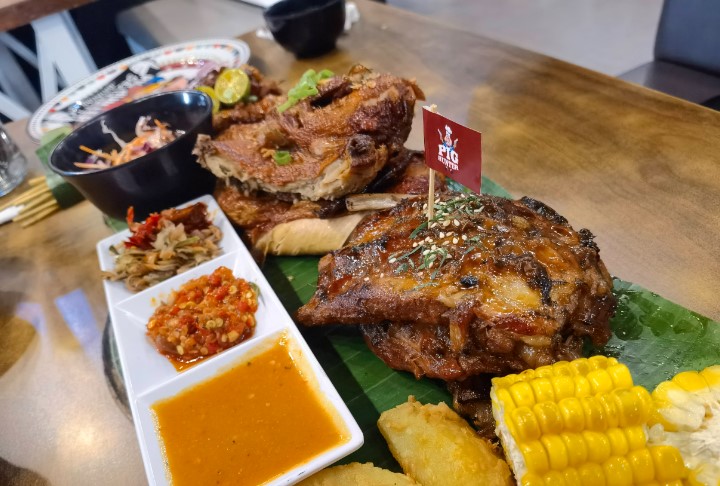 Pig Hunter Alam sutera Joe Pranoto Marselo, 1. Restoran Bandar Djakarta, 2. Hachi Grill Alam Sutera, 3. Kayu Kayu Restaurant, 4. Pondok Kemangi Alam Sutera, 5. Ikan Bakar Cianjur, 6. Pulau Sentosa Seafood Market Alsut, 7. Waroeng Sunda, 8. IKEA Restaurant Alam Sutera, 9. RM Padang Indah Jaya Minang, 10. Ramen Ikkudo Ichi, 11. PHO MINH Alam sutera, 12. Sarang Oci, 13. Rumah Makan Putera Lombok, 14. Kopi Nako Alam Sutera, 15. Home Brew Coffee & Eatery, 16. Canabeans Alam Sutera, 17. Kembang Bawang, 18. BOLAN THAI KITCHEN, 19. ZENBU LIVING WORLD, 20. Coarse & Fine Coffee, 21. Magal Korean BBQ House, 22. The Harvest, 23. Kokku Ramen, 24. Pig Hunter Alam sutera, 25. Steak 21, 26. Oma Ronde, 27. Soto Betawi H. Mamat Living World, 28. Tokito Kitchen