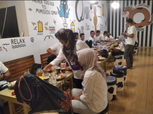 QMilk Cafe, 1. Kalih Coffee Tea and Spaces Tegal, 2. Njajan.co Tegal, 3. Uncle coffee and resto, 4. Waroeng Sadewa, 5. Coffee Shop Tradisine Ngopi, 6. Nakula Cafe, 7. Papa brew, 8. MAJU CAFE (SUJOE CAFE) Susu sapi maju, 9. Kano point Cafe, 10. My Story Cafe Bistro &amp; Social House, 11. The Secret, 12. Boss’A Cafe, 13. WIJIKOPI, 14. KEDAI OMMAMET, 15. Bento Kopi Tegal, 16. Nazuwa coffee, 17. Sepenggal cerita, 18. Clavicula coffee and idea, 19. Tempat Peraduan, 20. Cafe keboen, 21. D’FORTUNE Cafe Bistro, 22. Maju Milk Centre (MMC), 23. Black And White Food Court &amp; Cafe, 24. Pesona Coffee Tegal, 25. QMilk Cafe, 26. Kilometer Cafe, 27. S Cafe, 28. Dontea Tegal, 29. Kedai Coffee Inn, 30. Yotee Coffee, 31. North Beach Cafe Tegal, 32. Holy Bowl, 33. Luang Waktu Coffee, 34. Kedai Debong, 35. Minapadi Coffee and Space, 36. Cafe Q Nyot, 37. Cafe yaul (Tutup), 38. Parsley Cafe And Bistro (Tutup), 39. Jasel bee Korean food and cafe (Tutup), 40. Teh Jawa Cafe (Tutup)