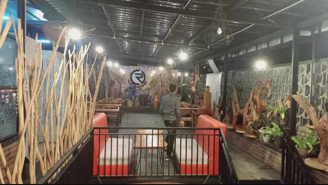 Roster Food and Drinks rizki laela, 1. Brother House, 2. Aroma Resto & Coffee, 3. De Koffie, 4. Dewani View Resto & Cafe, 5. White house Cafe, 6. Kedai Fresh Steak & Shake, 7. Pibee Resto And Coffee, 8. Allure Square, 9. Alun-alun Wonosobo, 10. Funbox Restocafe & Karaoke, 11. Djagongan Djadoel, 12. AN Kopi, 13. Banyu Anget One Stop Service, 14. Prasasti Coffee & Gym, 15. Kedai Kopi Gamel, 16. Kopi Tetangga, 17. Dsastro coffee, 18. Abbasy Coffee & Eatery, 19. Roster Food and Drinks, 20. Akar Mas Cafe, 21. The Basement Cafe & Resto, 22. Woods Coffee, 23. Chocopink Coffee House, 24. Etsuko Dapur Inspiratif, 25. TROTOAR COFFEE, 26. manahati coffee, 27. Stomata Social Space, 28. P’goen Gelato Cafe, 29. Belakang Studio, 30. Mute area, 31. KOPIDEA, 32. Omah mewa, 33. DOT. Wonosobo, 34. Sementara Kopi, 35. Folk Space coffee, 35. Harvest Sky Cafe